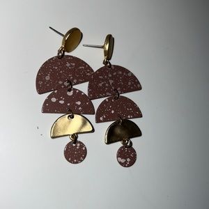 Set of two earrings